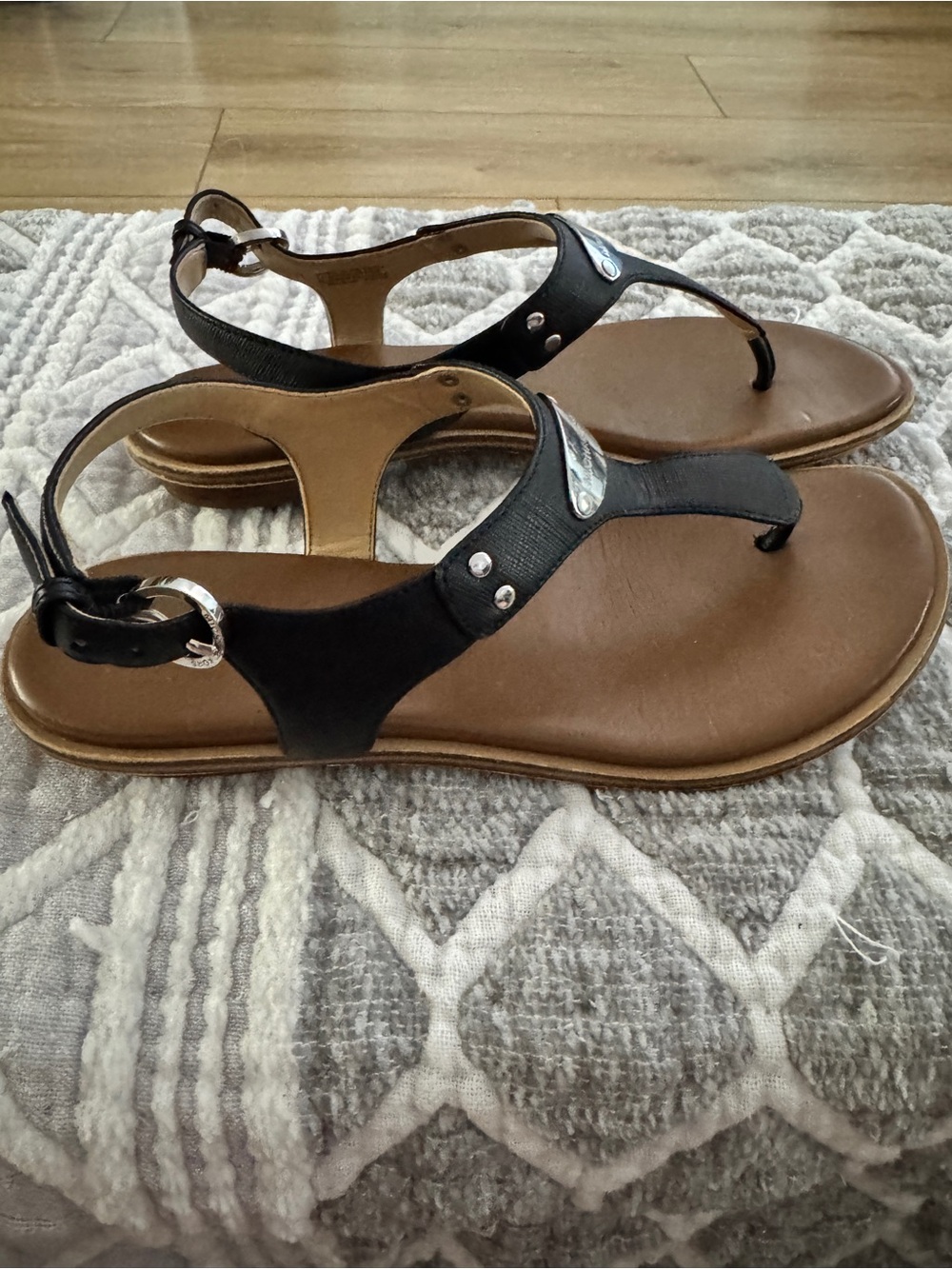Michael Kors Black and Brown T-Strap Logo Plate Sandals - Picture 2 of 4
